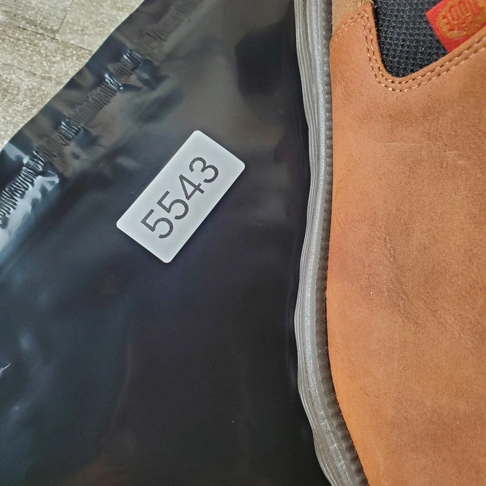 Hey Dude Branson Classic Mens Chelsea Boot Sz 9 Cognac Faux Leather Round Toe